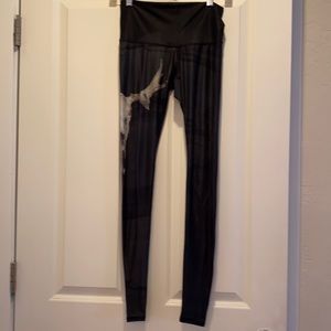 Teeki “deer skull” leggings XS.